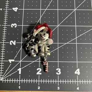 AJMC Women's‎ Brooch Silver Tone Rhinestone Enamel Christmas Kitty Cat 2.5"